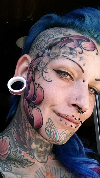 Piercing_Tattoo_OHNE_WOLLSCHLUEPFER.jpg
